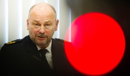 Sieht rot: Dresdens Polizeichef Dieter Kroll Sieht rot: Dresdens Polizeichef Dieter Kroll