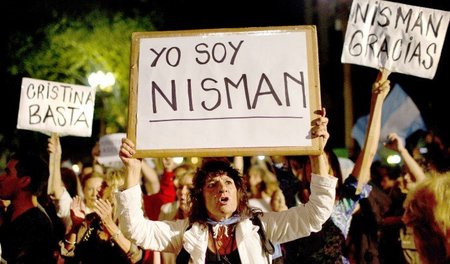 »Ich bin Nisman« war einer der Slogans auf der Demonstration am ... »Ich bin Nisman« war einer der Slogans auf der Demonstration am ...