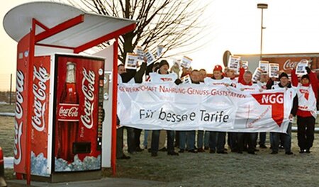 Gewerkschaft NGG befürchtet, dass Tarifrunde 2015 bei Coca-Cola ...