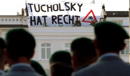Tucholsky ist seit 80 Jahren tot, doch sein Zitat ist aktueller ...