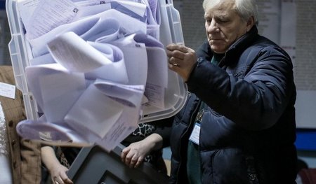 Mit Ansage: Bei der Parlamentswahl in Moldau gewannen die prowes... Mit Ansage: Bei der Parlamentswahl in Moldau gewannen die prowes...