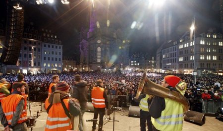 Wegen Überfüllung vorübergehend geschlossen: Das Konzert gegen d...