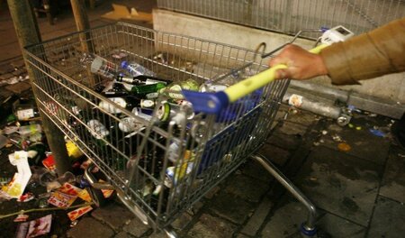 Für viele fester Teil des Lebensunterhalts: Einkaufswagen einer ... Für viele fester Teil des Lebensunterhalts: Einkaufswagen einer ...