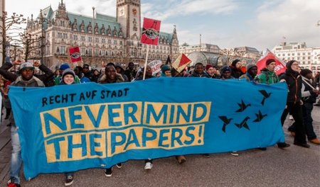 Gegen Ausgrenzungspolitik: Demonstration für die Rechte Geflücht... Gegen Ausgrenzungspolitik: Demonstration für die Rechte Geflücht...
