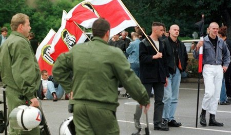 Chemnitzer Neonazis fühlten sich 1998 von der Polizei scheinbar ...