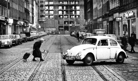 Blick in die Dresdener Straße auf das in Bau befindliche Neue Kr...