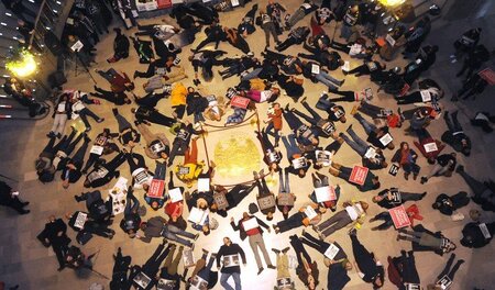 »Die in«-Protest gegen schießwütige Polizisten und die Verweiger... »Die in«-Protest gegen schießwütige Polizisten und die Verweiger...