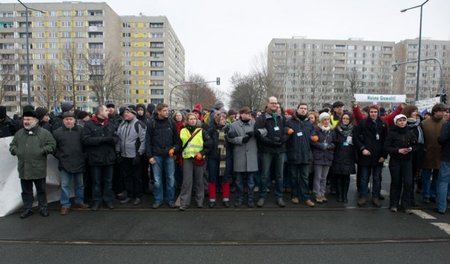 Tausende Antifaschisten verhinderten am 19. Februar 2011 einen A...
