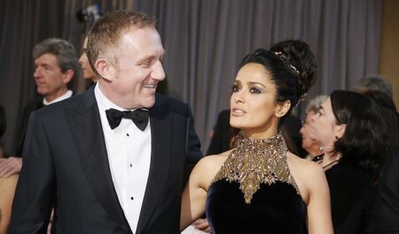 Träume eines Bengels: Eigener Fußballverein und Glamourgirl. Pin...