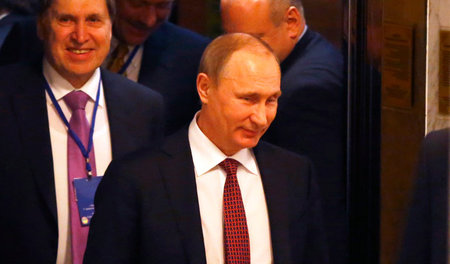 Sichtlich zufrieden: Der russische Präsident Wladimir Putin nach...