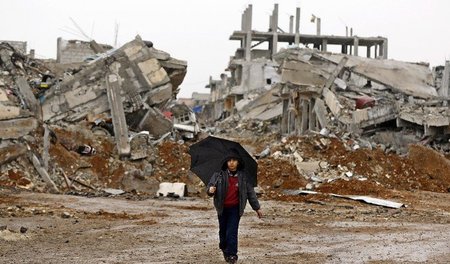 Stadt in Trümmern: Ein Junge am 30. Januar im zerstörten Kobani