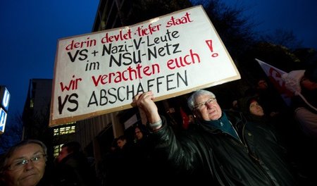 Im »Nationalsozialistischen Untergrund« (NSU) waren die V-Leute ...