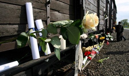Mit Viehtransportwagen in den Tod: Der »Zug der Erinnerung« them...