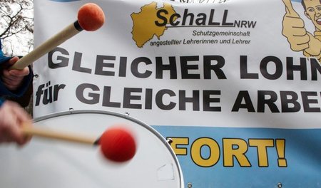 Im Klassenzimmer sorgen sie für Ruhe, vor der Tarifrunde haben a...