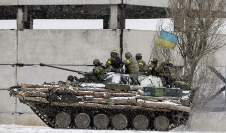 Weiterhin umkämpfte Stadt: Ukrainische Truppen patrolieren mit e...