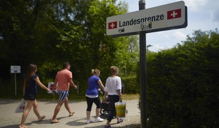 Grenzgänger aus Deutschland dringen bei Konstanz in die Schweiz ...