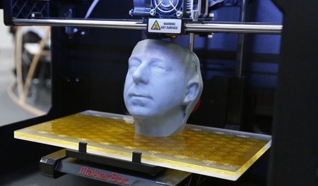 3-D-Drucker - hier auf der Cebit in Hannover - sind bereits Mass...