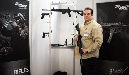 Produktmanager der Firma Sig Sauer beim 18. Europäischen Polizei...