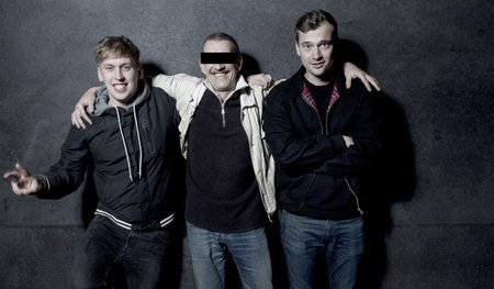 Links Grim, rechts Testo: Wer ist der dritte Mann? Links Grim, rechts Testo: Wer ist der dritte Mann?