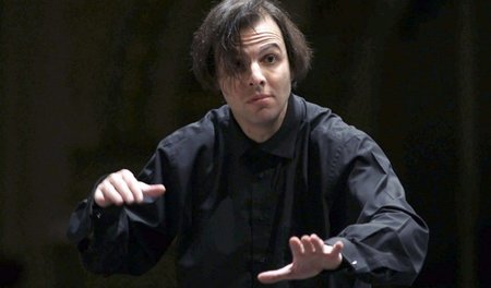 Schön, dass es ein junger Grieche ist ... - Teodor Currentzis