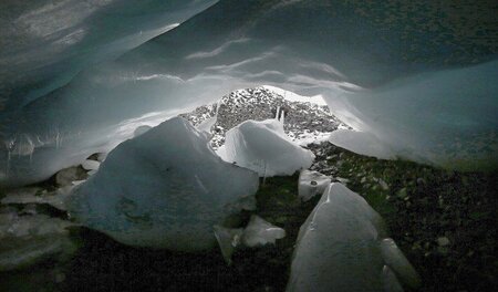 Eishöhle im abschmelzenden Pastoruri-Gletscher in Peru: Die Folg...