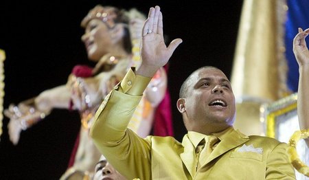 Zweite Ami-Liga: Ronaldo Nazario da Lima im Goldanzug