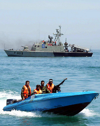 Iran demonstriert Verteidigungsbereitschaft: Marine-Manöver im P...