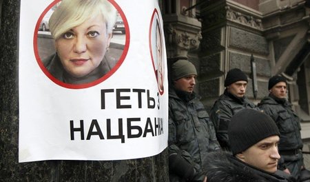 Rücktritt! Protest gegen Nationalbankchefin Walerija Gontarewa i...