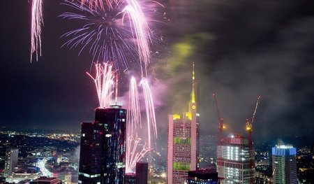 Feuerwerke in Frankfurt am Main finden derzeit hauptsächlich als...