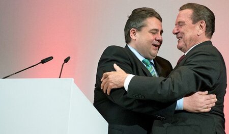 Auf der Suche nach der Mitte: SPD-Chef Sigmar Gabriel und Exkanz...