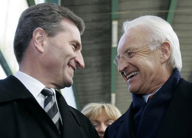 Südstaatler unter sich: Oettinger (l) und Stoiber wollen "födera...