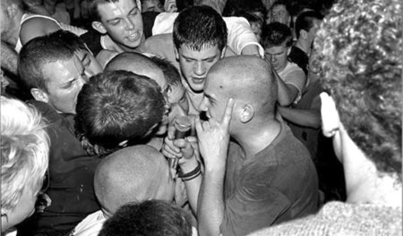 Ausgesucht demokratisch: Ian MacKaye bei einem Auftritt von Mino... Ausgesucht demokratisch: Ian MacKaye bei einem Auftritt von Mino...