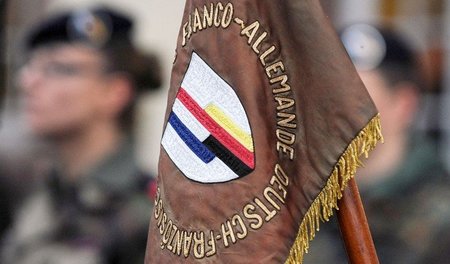 Kommandoflagge des Kommandeurs der deutsch-französischen Brigade...