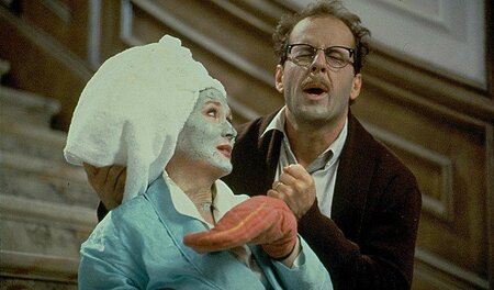 Den Jugendwahn und die Nörgeleien seiner Frau (Meryl Streep) tre... Den Jugendwahn und die Nörgeleien seiner Frau (Meryl Streep) tre...