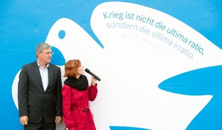 Demonstration für den Frieden: Die Linke-Vorsitzenden Bernd Riex...