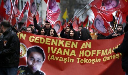 » Leuchtfeuer für die Völker«: Gut 5.000 Menschen gedachten am S...