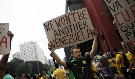 »Wir wollen kein weiteres Venezuela sein« - die Losungen in engl...