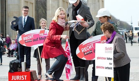 Same Procedure as every Year: Bundesfrauenministerin Manuela Sch...