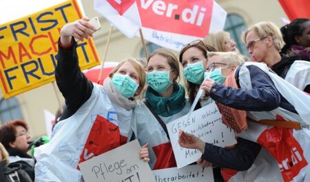 In der letzten Woche beteiligten sich 60.000 an Warnstreiks im ö... In der letzten Woche beteiligten sich 60.000 an Warnstreiks im ö...