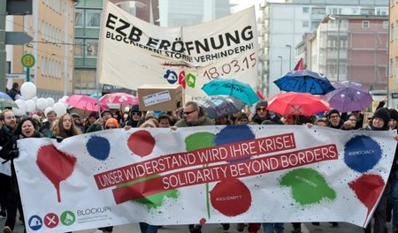 Seit Monaten bereiten sich Aktivisten auf die Eröffnung der EZB ...