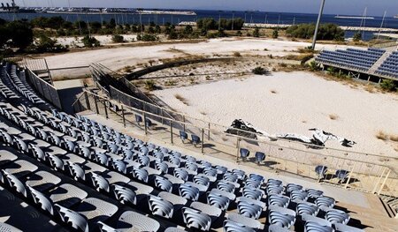Mahnmal einst international gefeierter Verschwendung: Olympische... Mahnmal einst international gefeierter Verschwendung: Olympische...