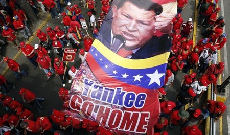 Hugo Chávez demonstriert mit: Antiimperialistische Kundgebung am...