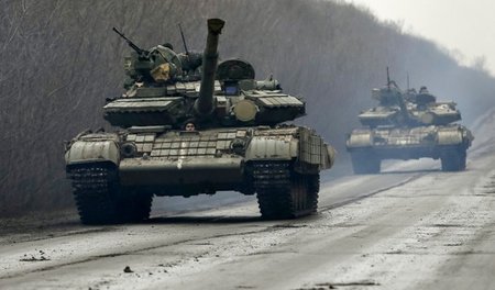 Im Ersten seltener zu sehen: Kiews Panzer im Donbass (2.3.2015)