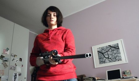 Luca Reich erschießt mit dem Jagdgewehr ihres Vaters zwei Mensch... Luca Reich erschießt mit dem Jagdgewehr ihres Vaters zwei Mensch...