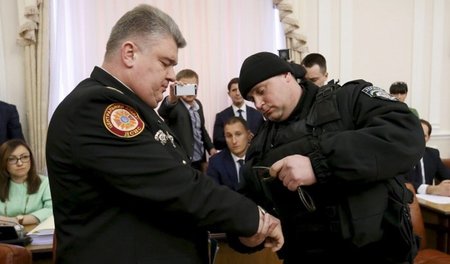Kiew am Mittwoch: Handschellen für den Leiter des Notfalldienste...