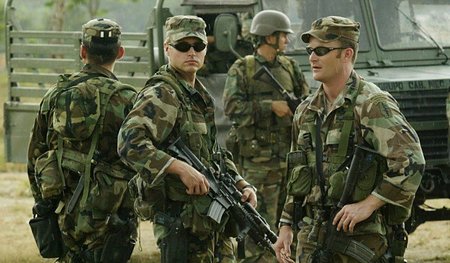 Zweifelhafte Ausbilder: US-Soldaten bei einem Manöver auf der ko... Zweifelhafte Ausbilder: US-Soldaten bei einem Manöver auf der ko...