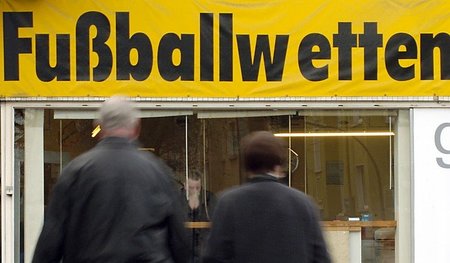 Treten Sie ein! Hier wird Stroh zu Gold gedroschen! Treten Sie ein! Hier wird Stroh zu Gold gedroschen!