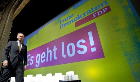 Der FDP-Vorsitzende Christian Lindner beim Dreikönigstreffen der... Der FDP-Vorsitzende Christian Lindner beim Dreikönigstreffen der...