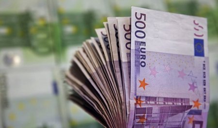 Gelddruckmaschinen angeworfen: Mit der Flutung der Finanzmärkte ...