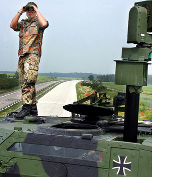 Wo bleiben die Demonstranten? Die Bundeswehr spioniert rund um R...